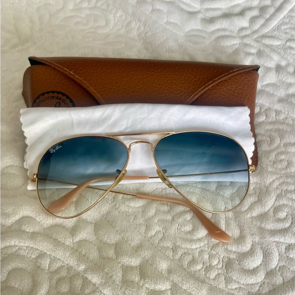 Ray-Ban Aviator Sunglasses with Case